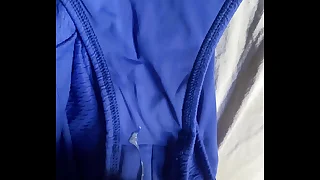 Uma gozada no biqu&iacute;ni antes de ela vender